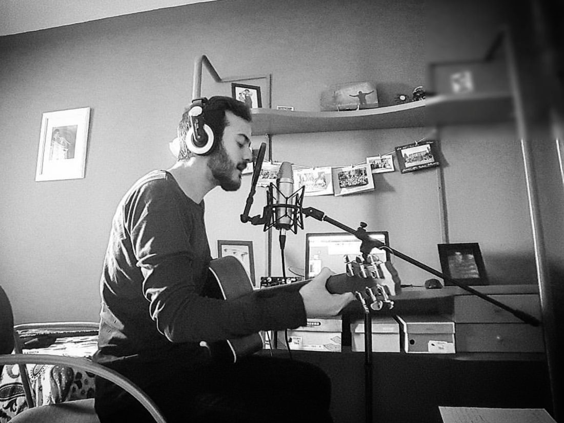 Primer EP en solitario autoproducido